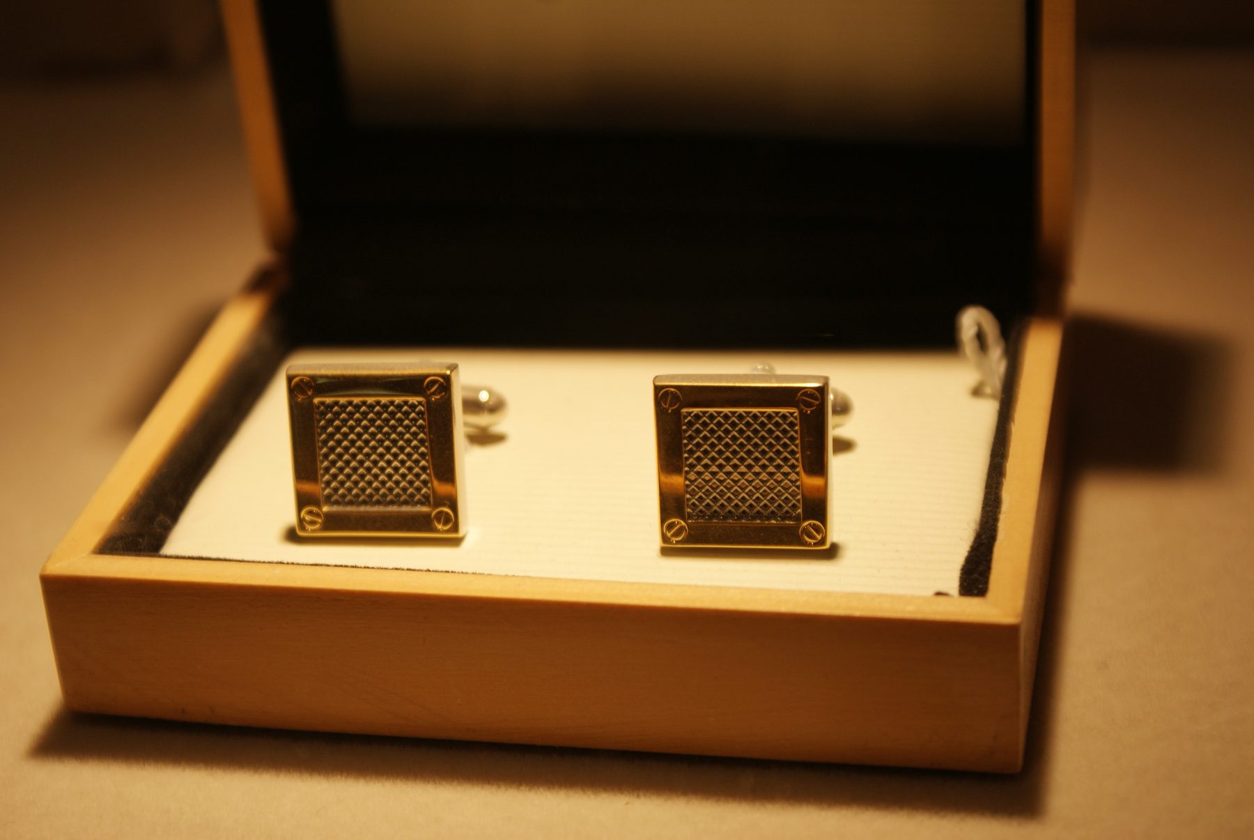 idluxe Paris — retail identity, catalogue and website, image 3